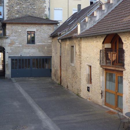 Ferienwohnung La Cour De Crémieu Exterior foto